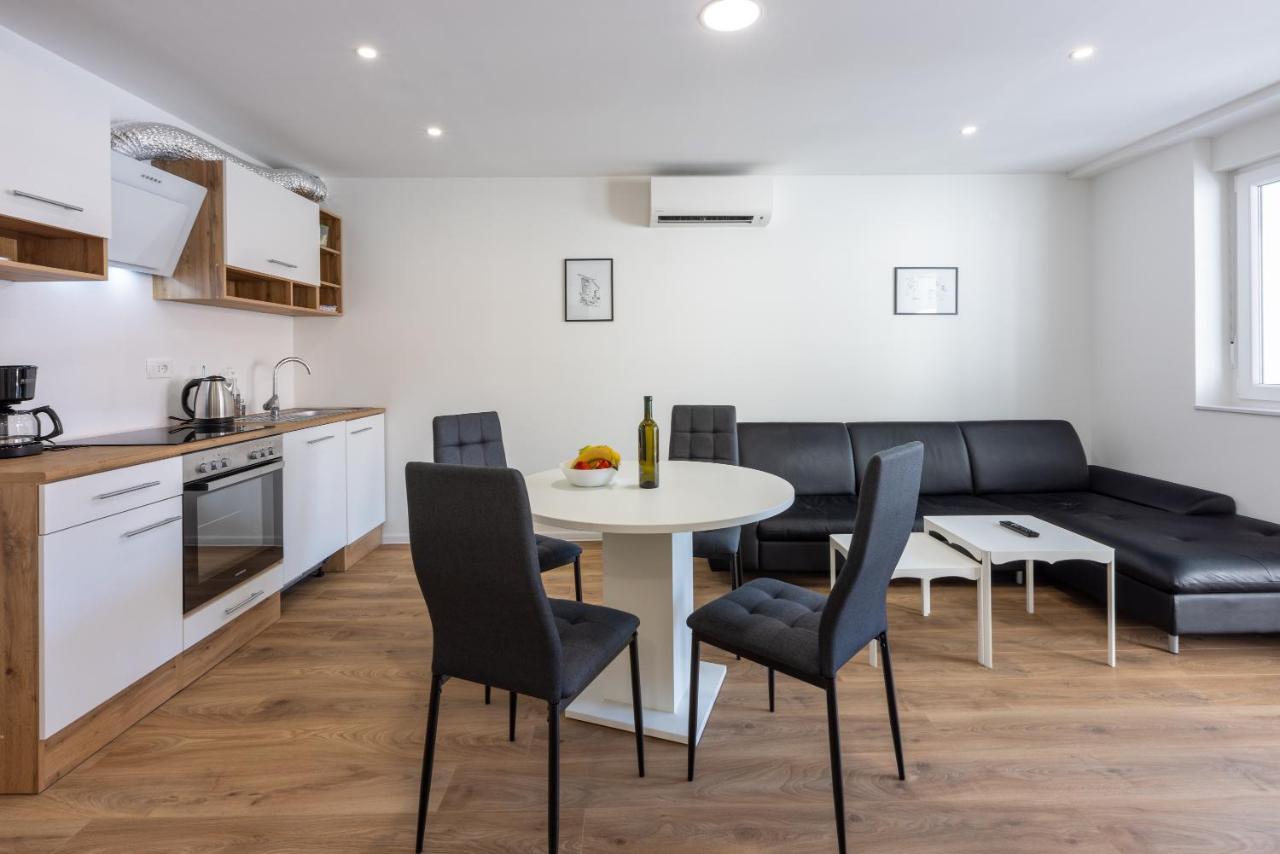 Luxury Apartments Lovorka 1 & 2**** Selce Exteriör bild