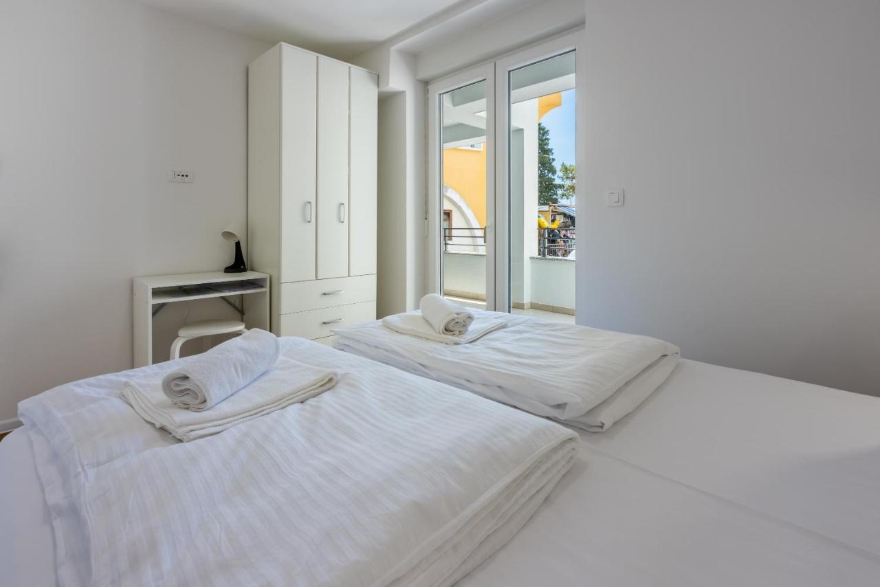 Luxury Apartments Lovorka 1 & 2**** Selce Exteriör bild