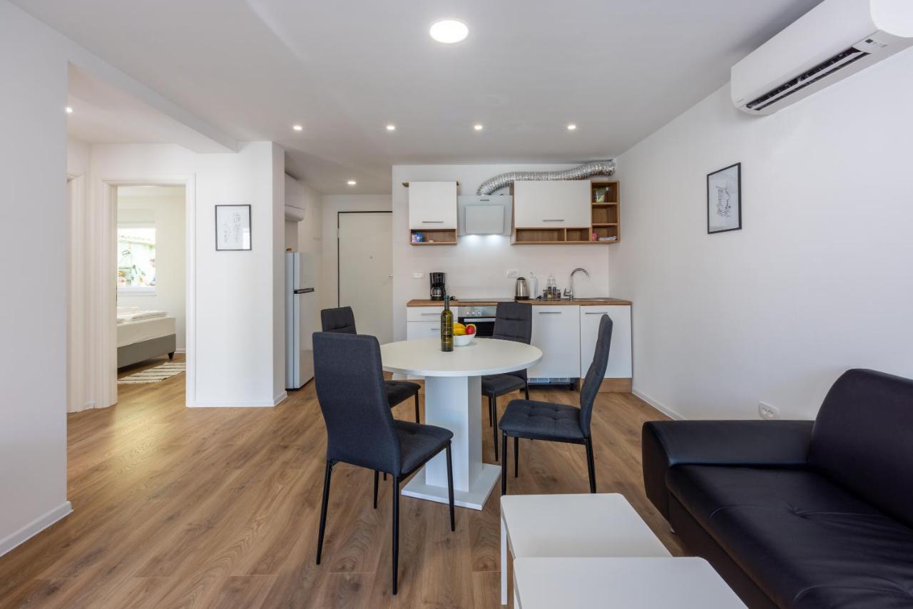 Luxury Apartments Lovorka 1 & 2**** Selce Exteriör bild